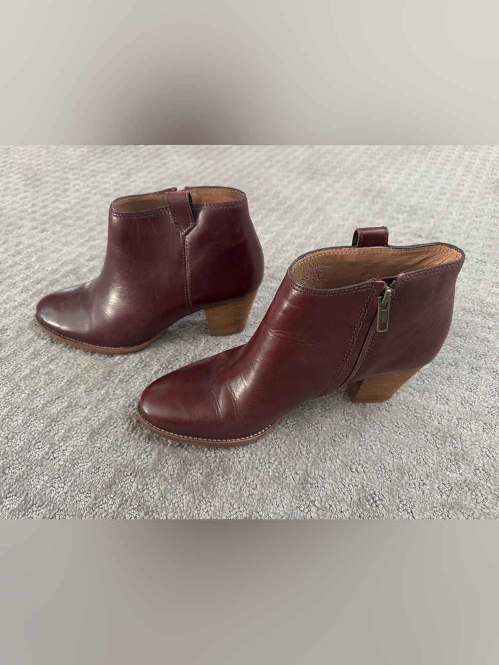 Madewell Women's Burgundy Leather Ankle Booties - Stylish Side-Zip Heels